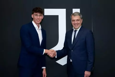 يوفنتوس يؤمن موهبته.. سافونا يمدد عقده لخمس سنوات